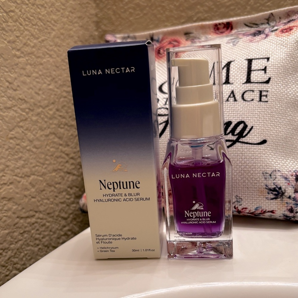 LUNA NECTAR  Neptune Hydrate & Blur Hyaluronic Acid Serum 1.01 Fl oz NEW